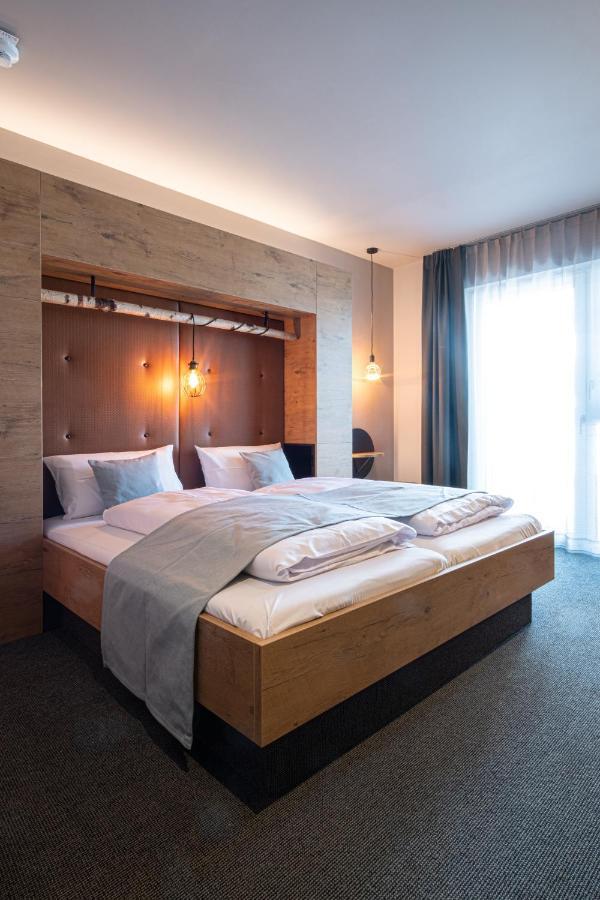 Riku Hotel Goeppingen Göppingen Exterior foto